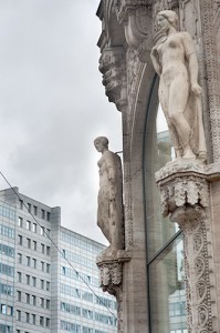 B016